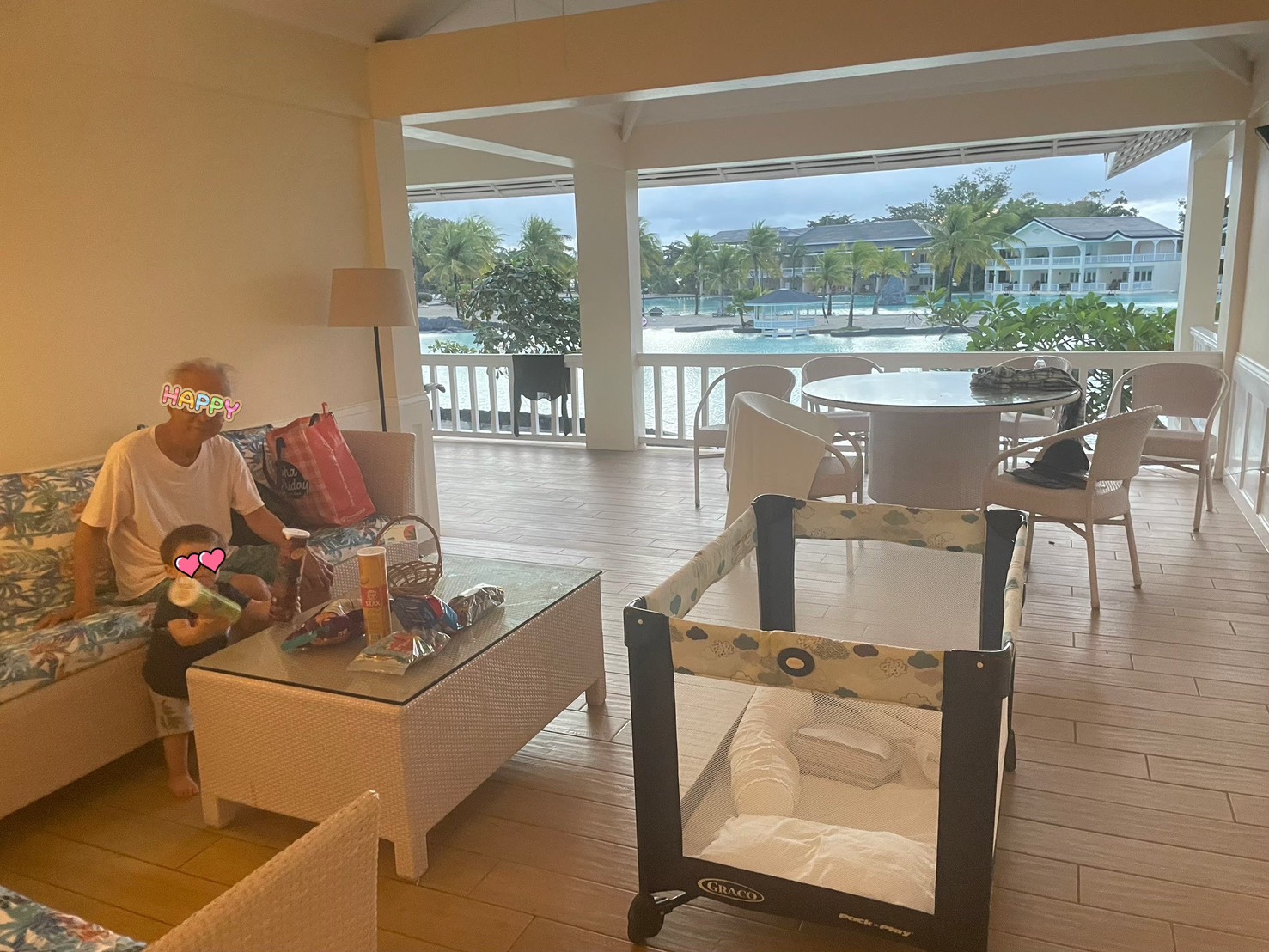 ツーベッドルームスイートの室内