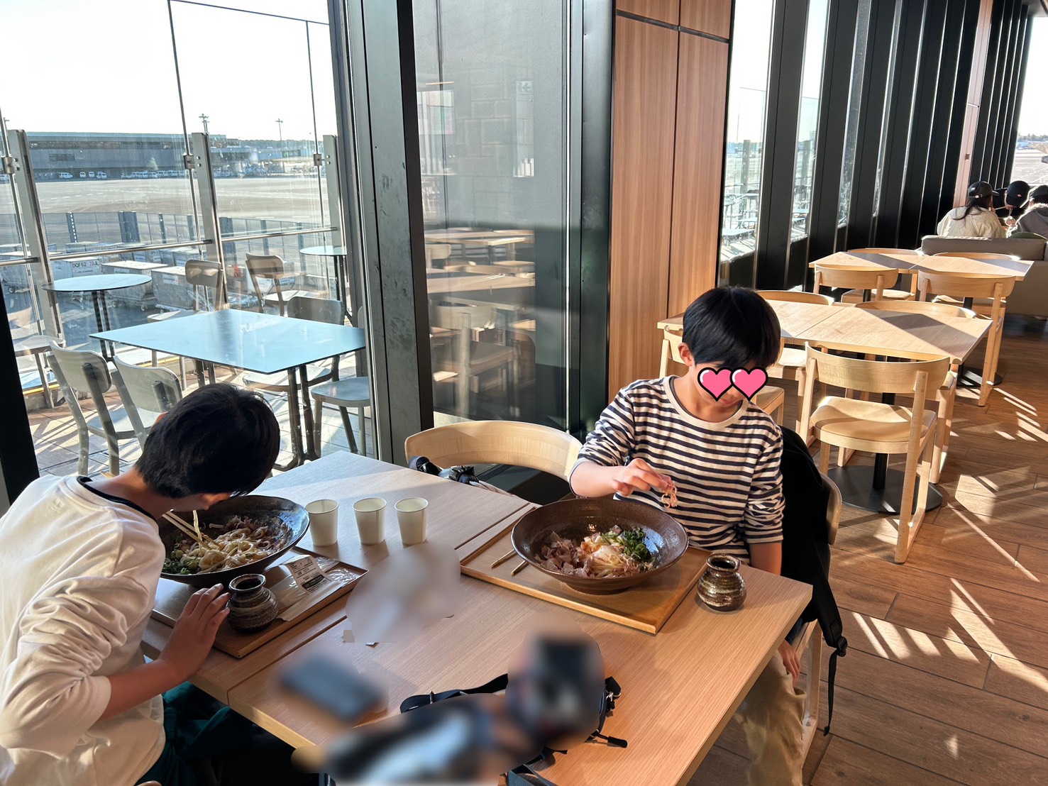 成田空港のJAPAN FOOD HALLの店内の様子