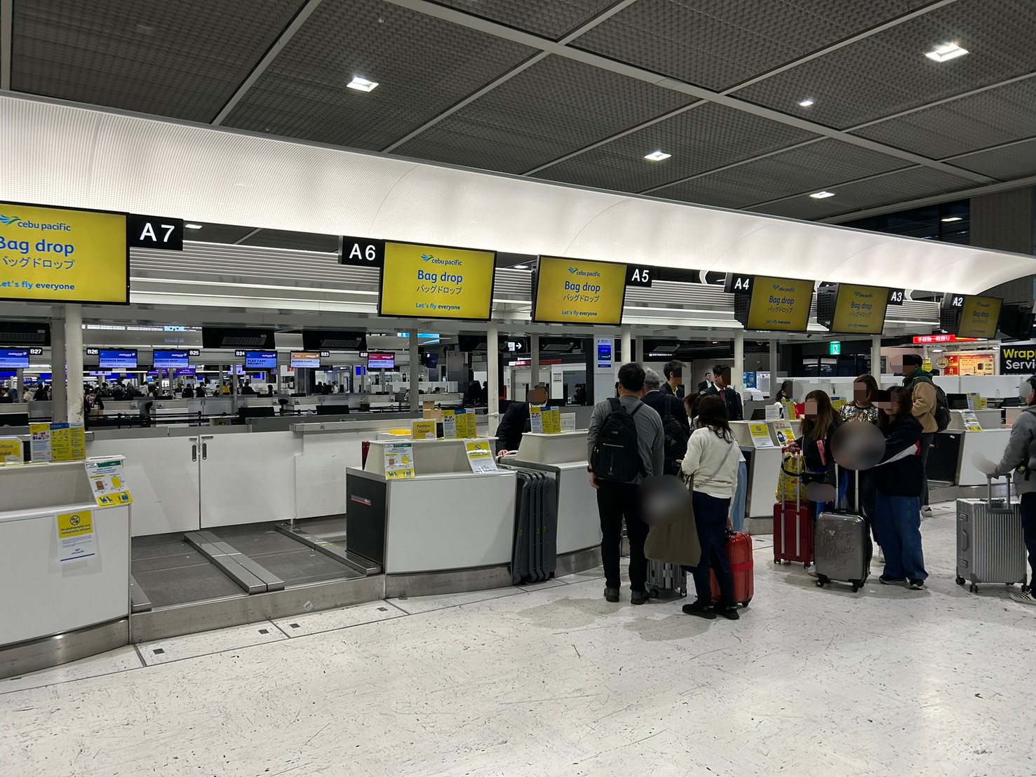 セブパシフィック航空の預け荷物カウンターの様子