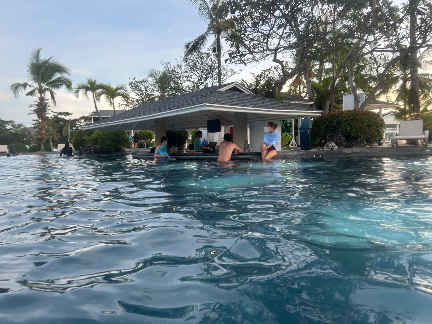 プールサイドバー